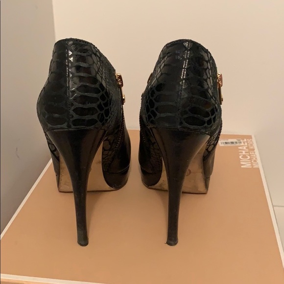 Gorgeous Michael Michael Kors Booties - Picture 2 of 5